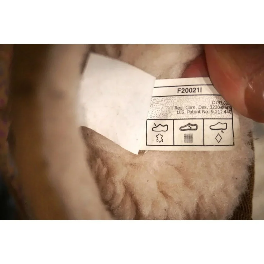 UGG Girls Kids' Classic II Spots – Size 2 - Picture 13 of 14